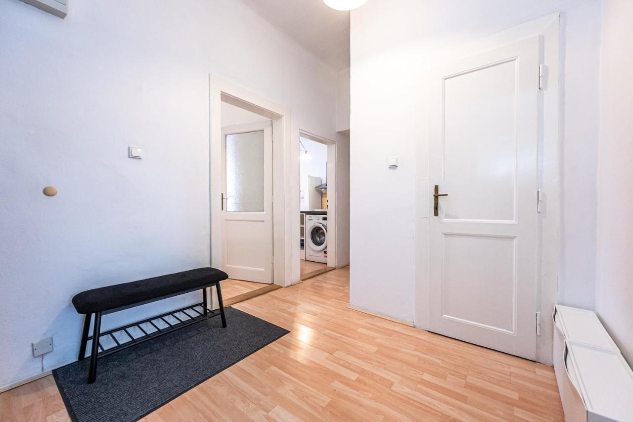 Apartments Safarikova 18 Praga Zewnętrze zdjęcie