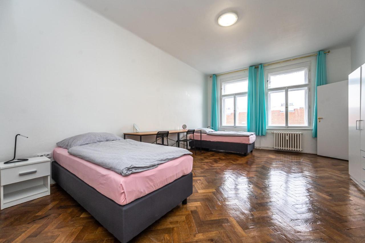 Apartments Safarikova 18 Praga Zewnętrze zdjęcie