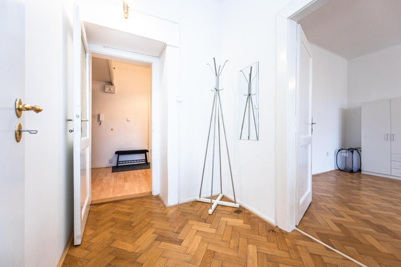 Apartments Safarikova 18 Praga Zewnętrze zdjęcie