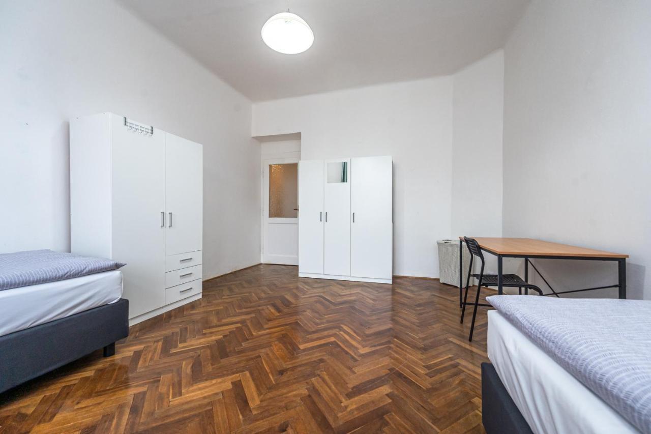 Apartments Safarikova 18 Praga Zewnętrze zdjęcie