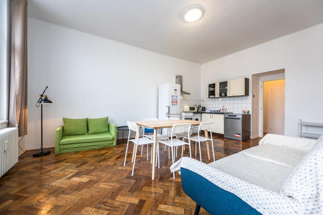 Apartments Safarikova 18 Praga Zewnętrze zdjęcie