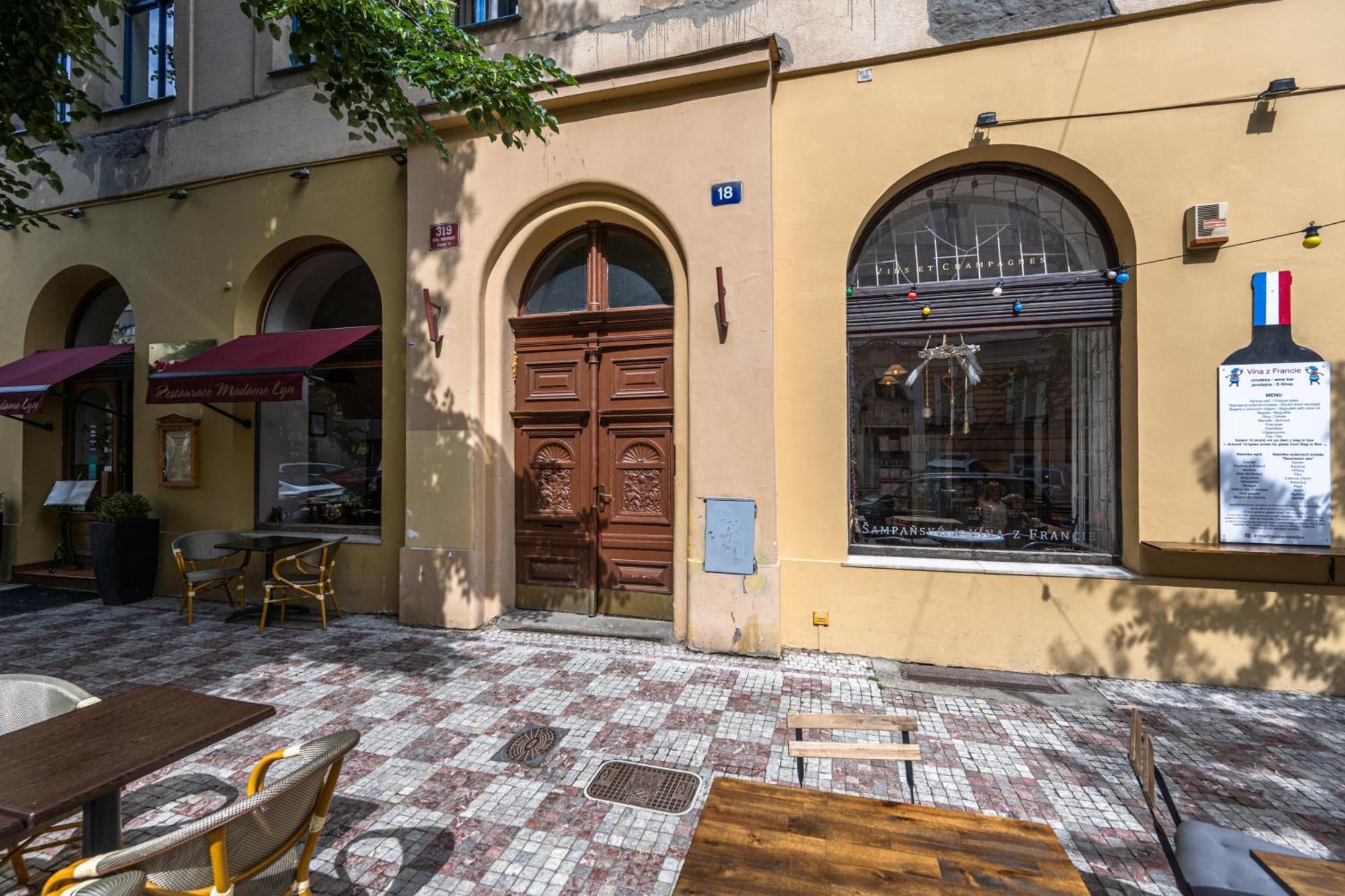Apartments Safarikova 18 Praga Zewnętrze zdjęcie
