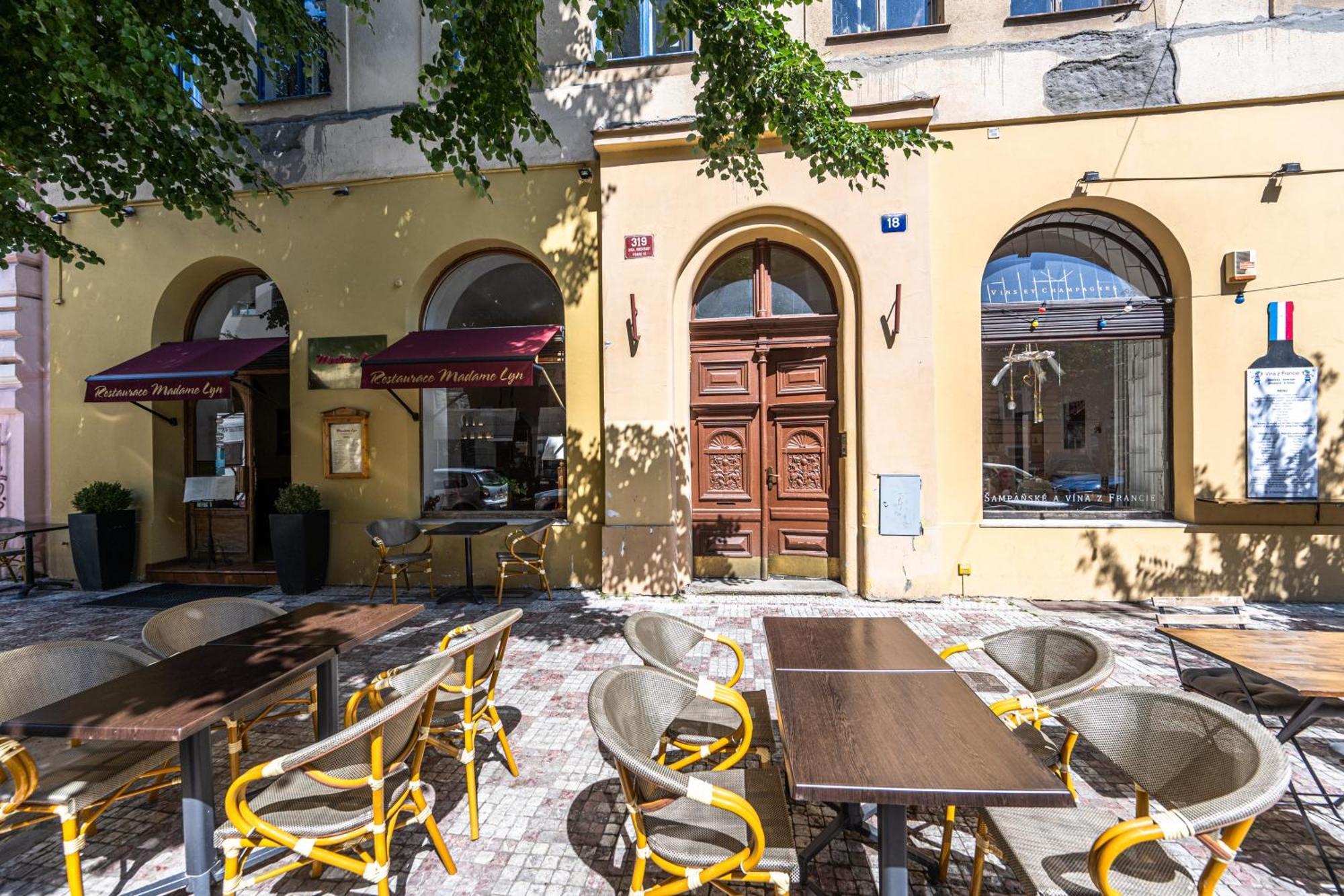 Apartments Safarikova 18 Praga Zewnętrze zdjęcie